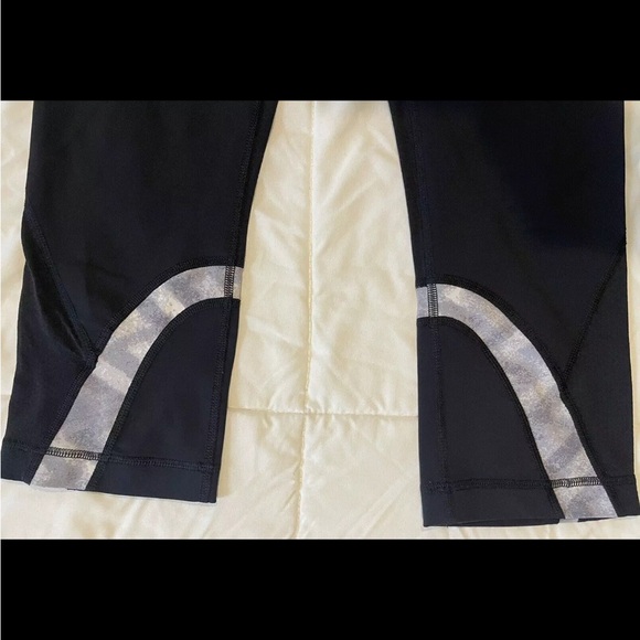 Women’s Lululemon Capri Running Leggings - Size 8 - Picture 2 of 7